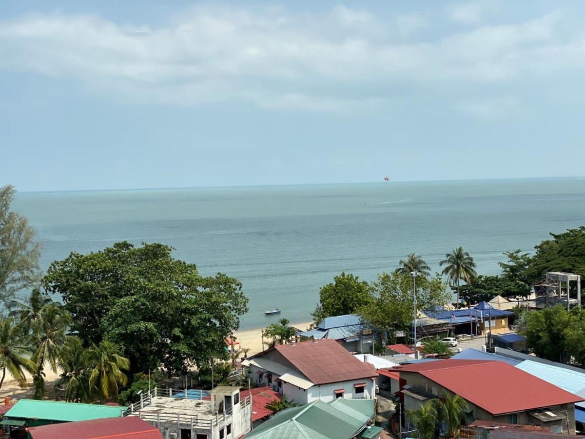 By The Sea Beachfront Penang Batu Feringgi Bagian luar foto